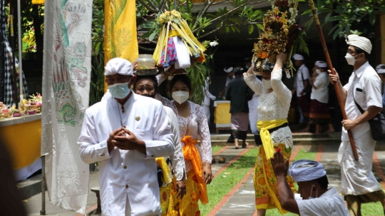 Suasana Upacara Tawur Agung Kesanga di Pura Aditya Jaya, Pulo Gadung