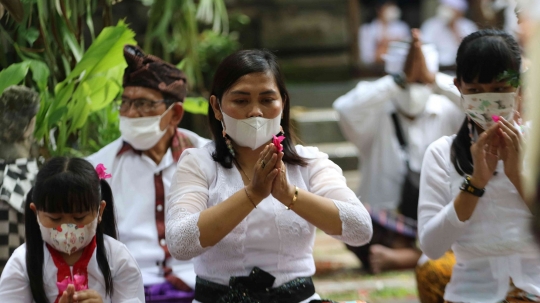 Suasana Upacara Tawur Agung Kesanga di Pura Aditya Jaya, Pulo Gadung