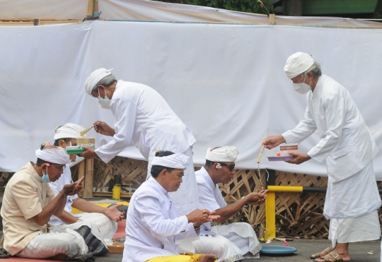 Tawur Agung Kesanga Jelang Nyepi di Pura Amrta Jati Cinere