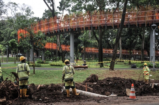 Memantau Progres Pembangunan Tebet Eco Garden