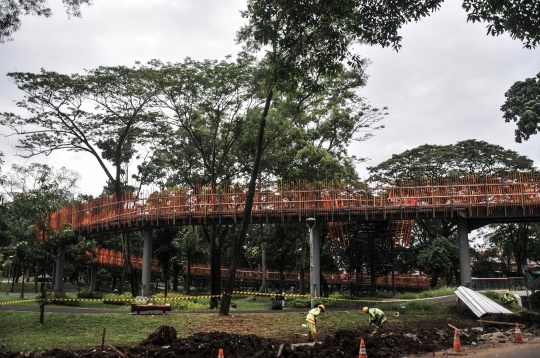 Memantau Progres Pembangunan Tebet Eco Garden