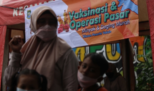 Minyak Goreng dan Daging Murah untuk Peserta Vaksinasi di Tangerang