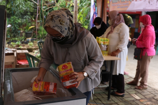 Minyak Goreng dan Daging Murah untuk Peserta Vaksinasi di Tangerang