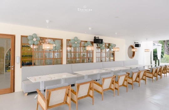 7 Potret Kafe Baru Vebby Palwinta, Tempatnya Cozy Abis dan Ada Area Playground