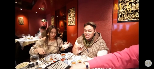 Intip Keseruan Maharani Kemala dan Ivan Gunawan Menyantap Chinese Food di Paris