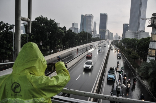 Waspada Cuaca Ekstrem di Jabodetabek Hingga April 2022