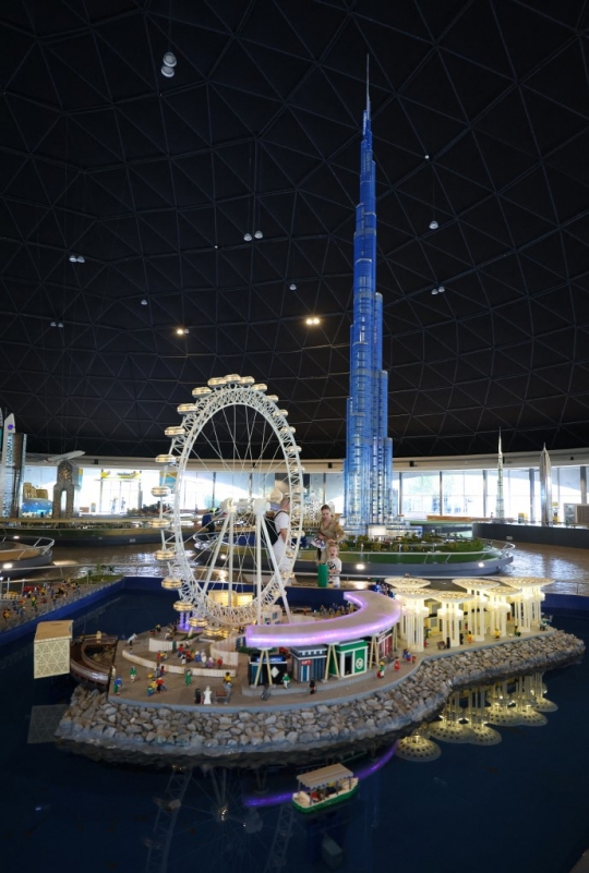 Miniatur Kota Dubai dalam Bentuk Lego