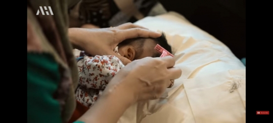 Potret Baby Ameena Digunduli, Atta Halilintar Khawatir Sampai Terus Istighfar