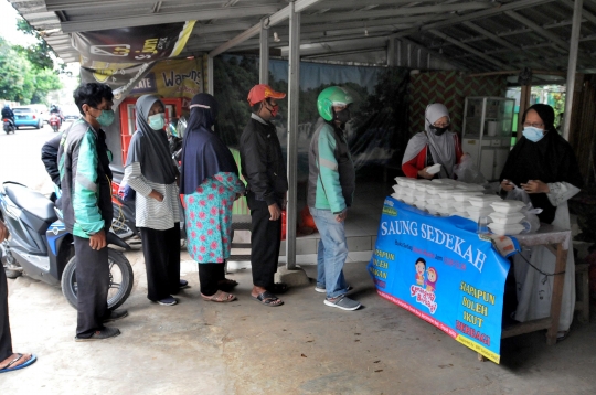 Makan Siang Gratis Sebagai Wujud Solidaritas Warga di Tengah Pandemi