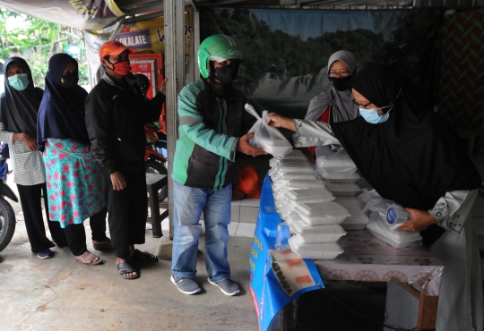 Makan Siang Gratis Sebagai Wujud Solidaritas Warga di Tengah Pandemi