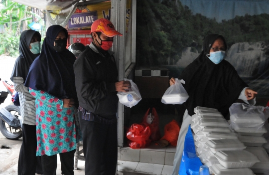 Makan Siang Gratis Sebagai Wujud Solidaritas Warga di Tengah Pandemi