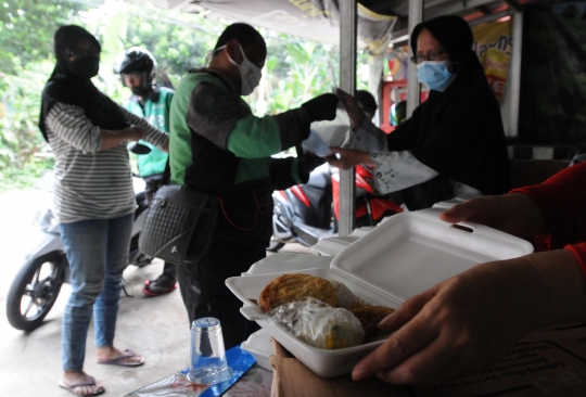 Makan Siang Gratis Sebagai Wujud Solidaritas Warga di Tengah Pandemi
