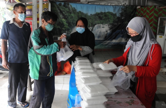 Makan Siang Gratis Sebagai Wujud Solidaritas Warga di Tengah Pandemi