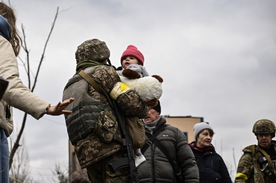 Lara Anak-Anak Ukraina di Tengah Invasi Rusia