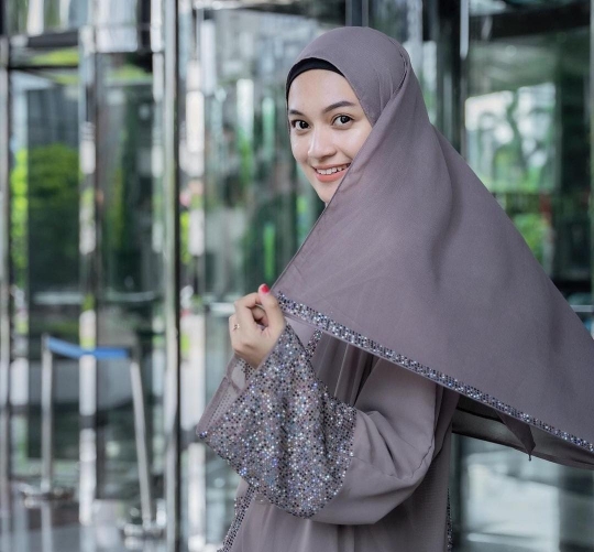 Cantik Banget, Ini 5 Potret Jihan Salsabila Istri Ustaz Syam Hamil Anak Pertama