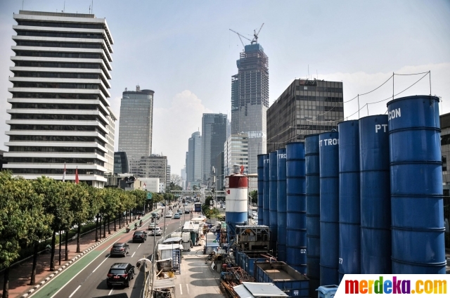 Foto : Memantau Progres Pembangunan MRT Fase 2A | Merdeka.com