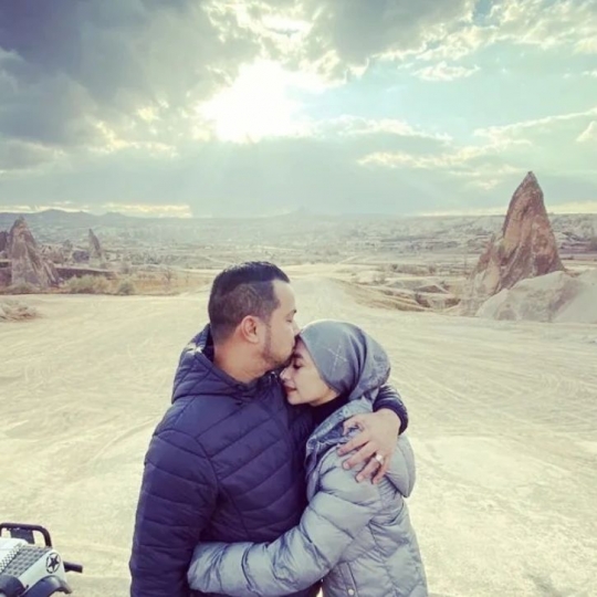 Potret Mesra Sultan Djorghi & Annisa Trihapsari, Balas-balasan Komen Romantis Banget