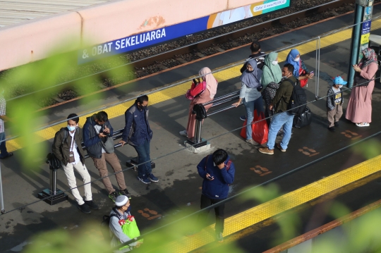 Kapasitas Penumpang KRL Tetap Dibatasi Meski Aturan Jaga Jarak Dicabut