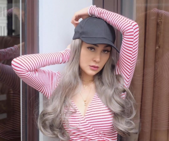 5 Potret Vicy Melanie Istri Kevin Aprilio yang Cantik dan Selalu Tampil Fashionable