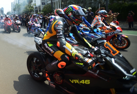 Aksi Pembalap MotoGP Konvoi di Jakarta