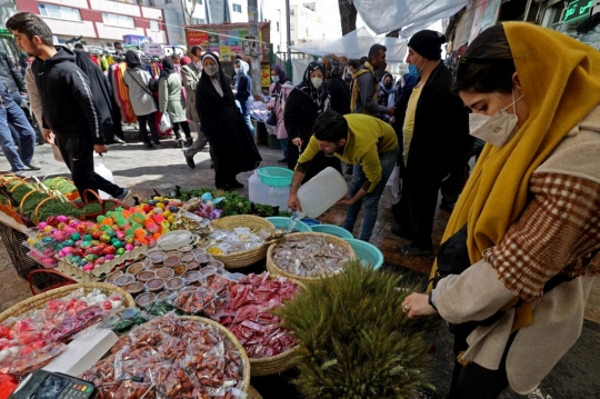 Kesibukan Warga Iran Menyambut Perayaan Noruz