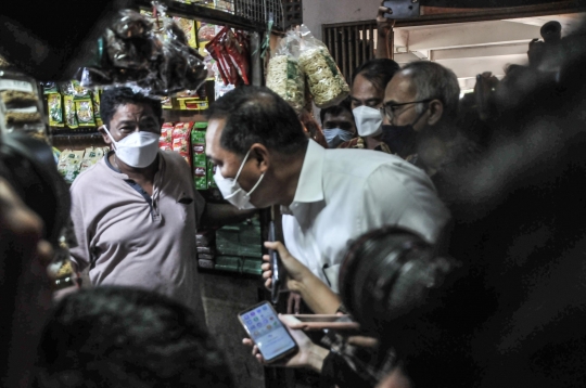 Sidak Mendag ke Pasar Senen Pantau Bahan Pokok dan Minyak Goreng