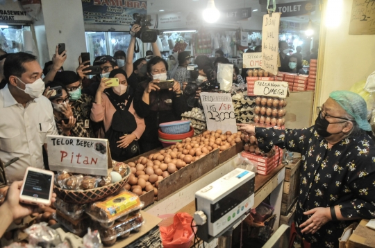 Sidak Mendag ke Pasar Senen Pantau Bahan Pokok dan Minyak Goreng