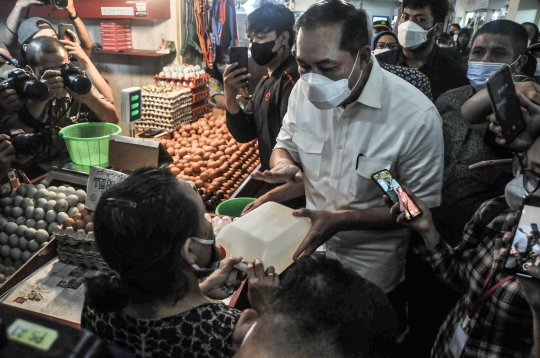 Sidak Mendag ke Pasar Senen Pantau Bahan Pokok dan Minyak Goreng