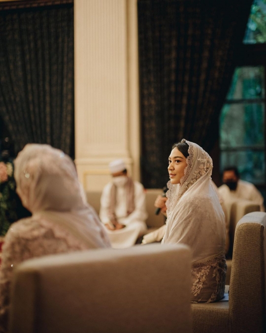 Anggunnya Putri Tanjung di Acara Pengajian, Sang Ayah Tak Kuasa Tahan Air Mata