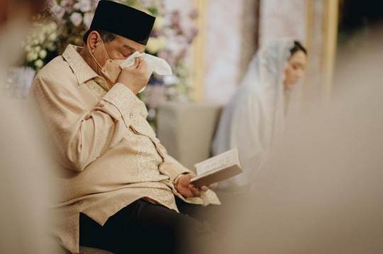 Anggunnya Putri Tanjung di Acara Pengajian, Sang Ayah Tak Kuasa Tahan Air Mata