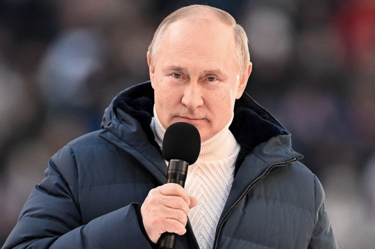Ekspresi Putin Bersumpah Rusia Menangkan Perang di Ukraina