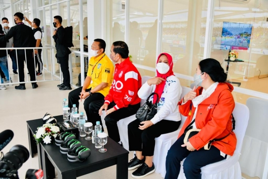 Jokowi Nonton MotoGP dari Lantai Dua Paddock Sirkuit Mandalika