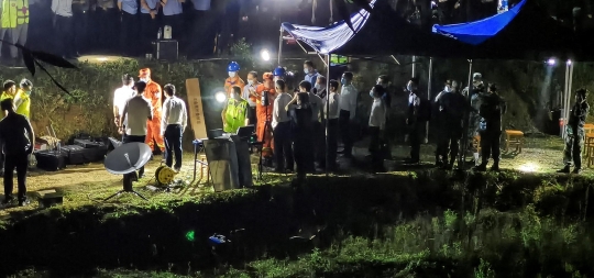 Penampakan Puing China Eastern Airlines yang Jatuh di Lereng Gunung