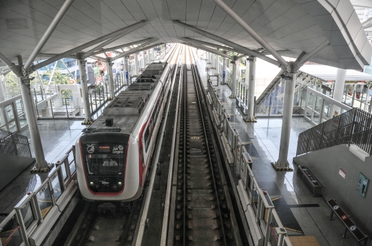 Penerapan Tarif Rp10.000 untuk MRT dan LRT di Jakarta