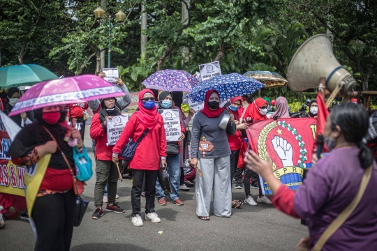 Aksi Demo Ibu-Ibu Terkait Mahalnya Harga Minyak Goreng