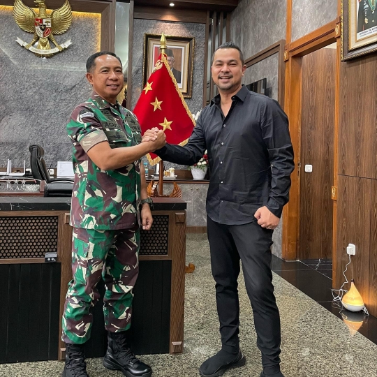 Deretan Foto Sultan Djorghi Bareng Jenderal TNI Polri, dari Kapolda Hingga Kasad