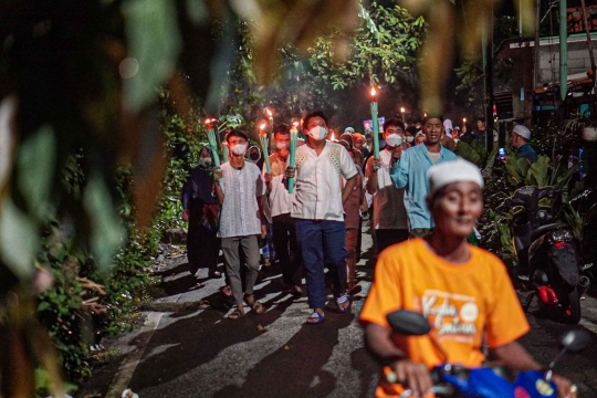 Semarak Pawai Obor Jelang Ramadan di Matraman Dalam