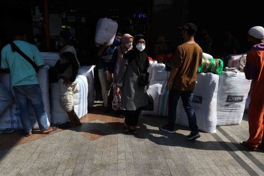 Suasana Pasar Tanah Abang Jelang Ramadan