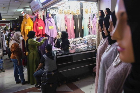 Suasana Pasar Tanah Abang Jelang Ramadan