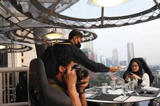 Sensasi Lounge in The Sky di Ketinggian Jakarta