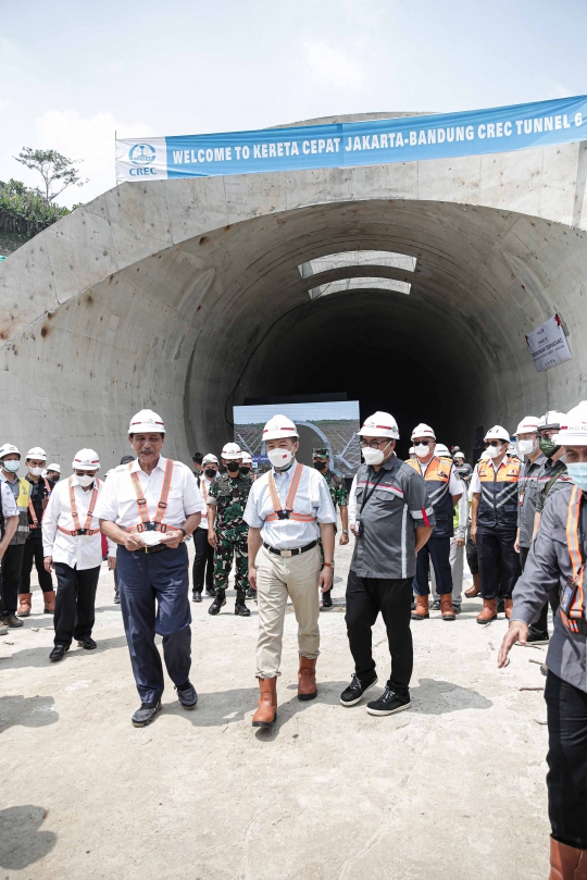 Menko Marves dan Dubes RRT Tinjau Tunnel 6 Kereta Cepat Jakarta-Bandung