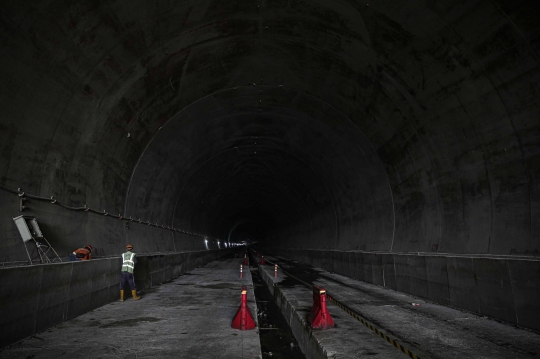 Melihat Tunnel 6 Terpanjang Kereta Cepat Jakarta-Bandung yang Hampir Selesai