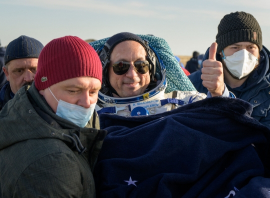 Astronaut AS dan Rusia Pulang Bareng ke Bumi di Tengah Konflik Ukraina