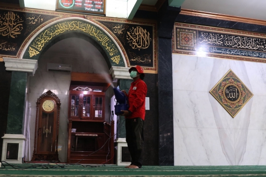 Sterilisasi Masjid Jelang Puasa