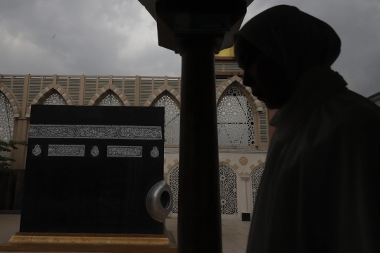 Melihat Miniatur Ka'bah untuk Manasik Haji di Blok M