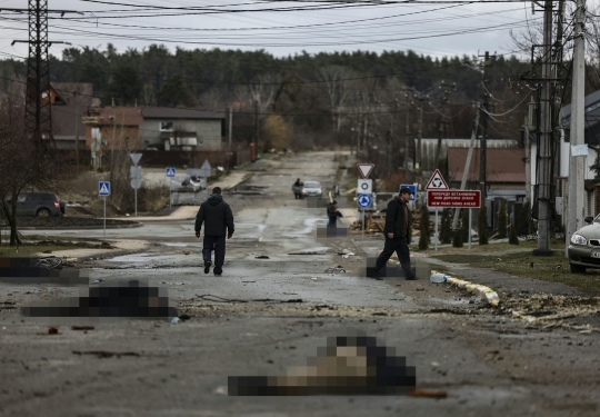 Pemandangan Horor Puluhan Mayat Bergelimpangan di Ukraina