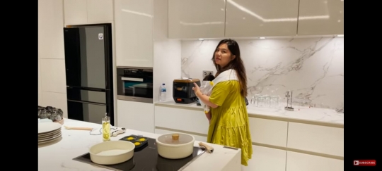 5 Potret Rumah Baru 'Gubernur Bintaro' Arief Muhammad, Mewah Banget Ada Liftnya