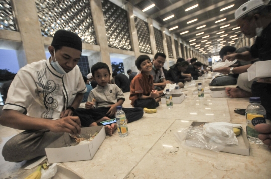 Masjid Istiqlal Kembali Gelar Buka Puasa Bersama