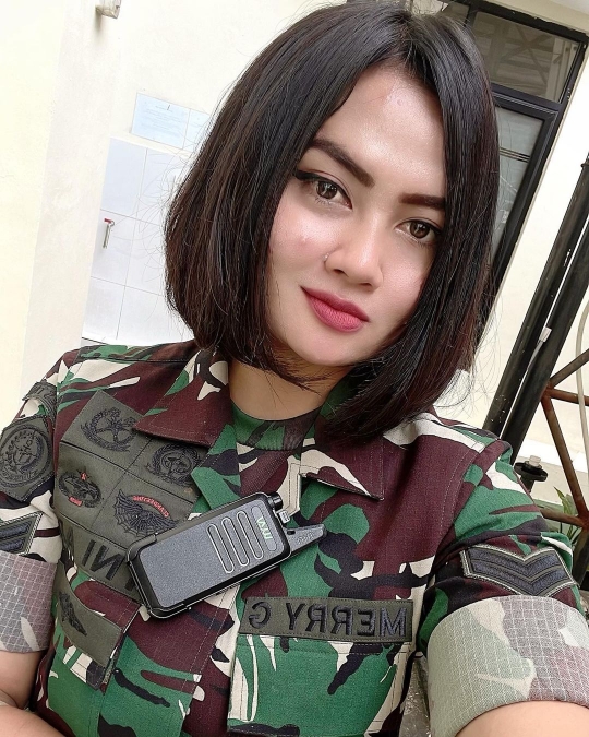 Hobi Gahar Kowad TNI, Berparas Cantik Doyan Naik Motor Cross saat Dinas ke Markas