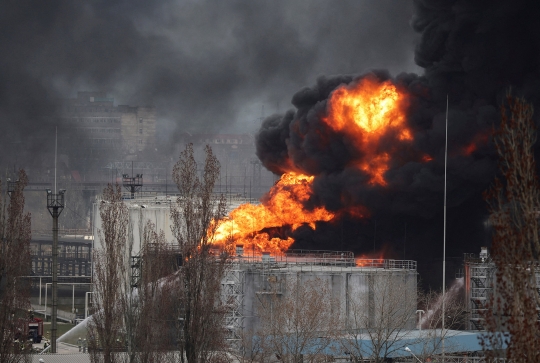 Rudal Rusia Hantam Kilang Minyak di Odesa Ukraina